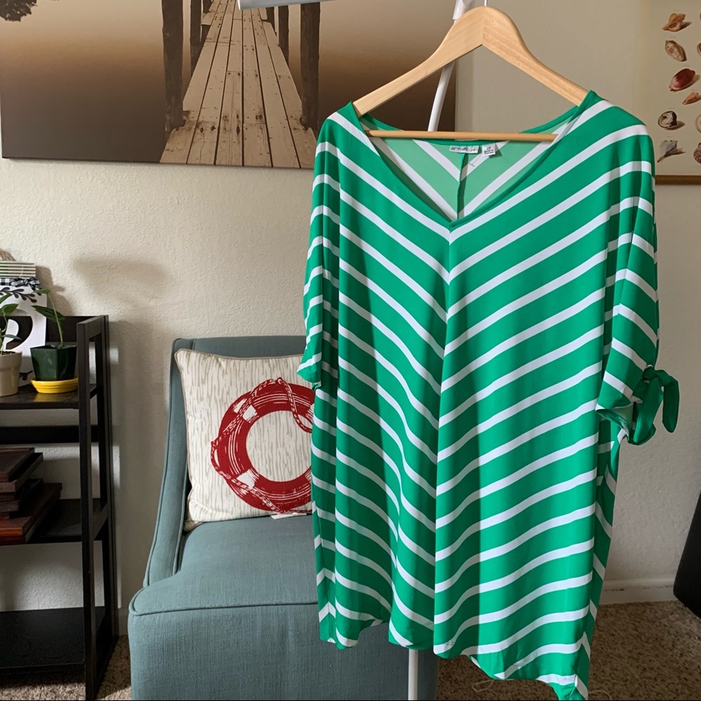 Croft & Barrow Green & White Printed Blouse